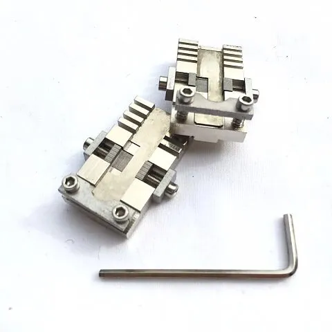 Fixation de la machine universelle Pièces de serrure des pièces de serruriers pour la machine de copie de clé pour les clés spéciales de la voiture ou de la maison