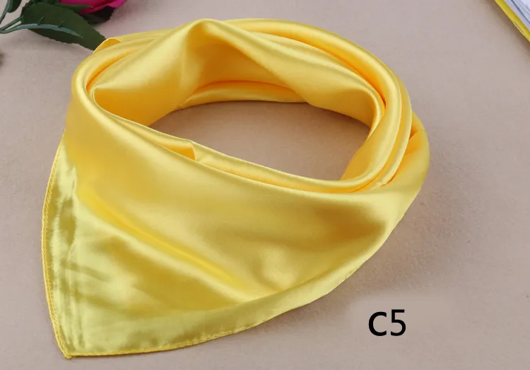 Foulards en satin de soie 23 Foulard carré de couleur pure pour femme cadeau robe professionnelle performance commerciale Fedex gratuit TNT