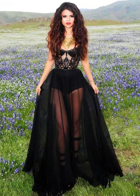 Abiti da sera fashion Selena Gomez Red Carpet con ricamo a vista disossamento Vedere attraverso abiti da sera neri sexy Abiti da sera le donne