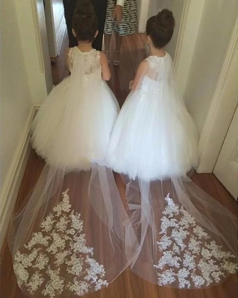 2020 Дешевого цветок девочка платья для свадьбы кружева Illusion White Jewel шея Поезда партии Съемного День рождения платье девушка дети Pageant Gowns