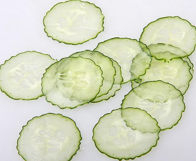 1pc Korean Beauty Cucumber Slicer With A Small Mirror Beauty Care