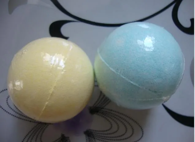 Salud 10g ¡Color aleatorio! Bola de bomba de baño de burbujas naturales aceite esencial hecho a mano SPA sales de baño bola efervescente regalo de Navidad para ella