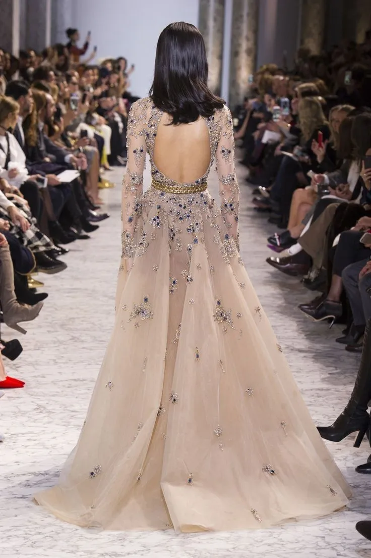 Elie Saab 2019 Abiti da ballo in cristallo a maniche lunghe Ricamo Scollo gioiello Abiti da sera di lusso Abito da festa formale in tulle aperto sul retro