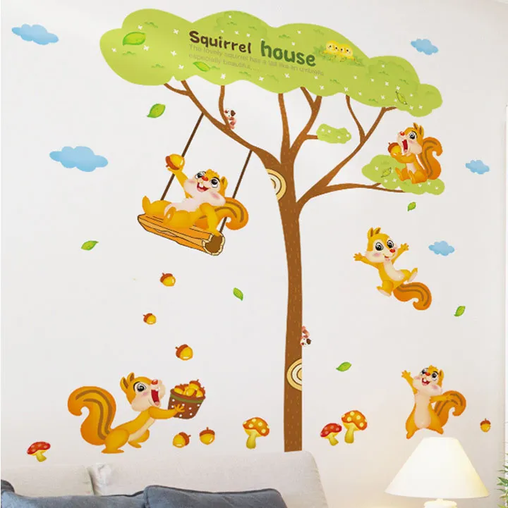 Squirrel House Vinilo decorativo para pared Squirrel Playing under the tree Mural de arte de pared Decoración de habitación de niños Animal Forest Applique de pared Póster