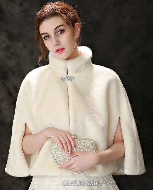 Winter Wedding Cloak Bridal Faux Fur Wraps Varm sjalar Ytterkläder Koreanska Stil Kvinnor Jacka Prom Kväll Party PDK060