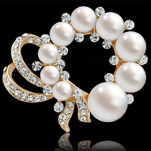 Fancy Gold Plated Pretty Simulated Pearl And Crystals Women Brooch Exquisite Boutique Broach Pin Fashion Lapel Pin For Men And Women
