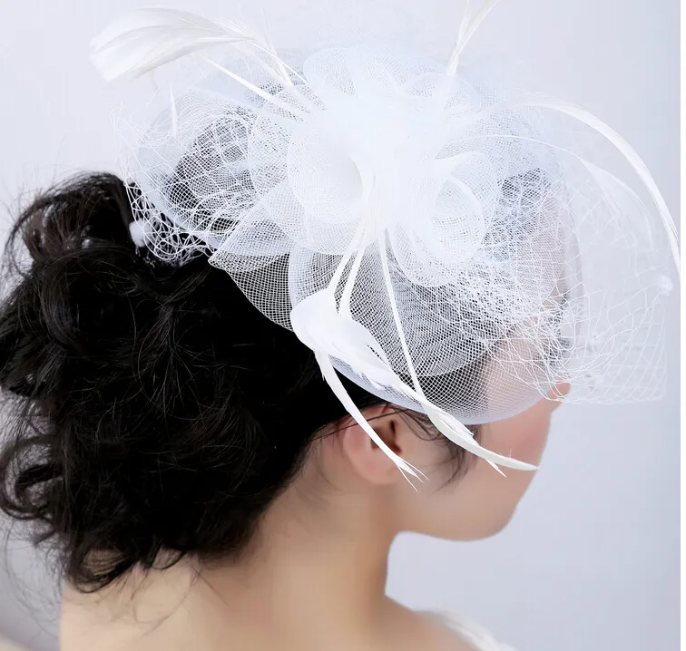 Véu de rosto branco barato chapéus de noiva 2016 acessórios de noiva vintage com pena de tule chapéu pequeno bonito para noivas novo fashio8397318