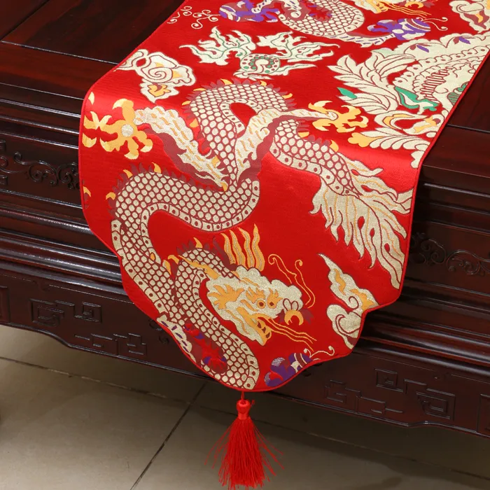 Épaissir ethnique Kirin Table Runner Style chinois HighDensity Silk Brocade Long Tilne à manger Tableaux Table de table Party Decoration Home4282856