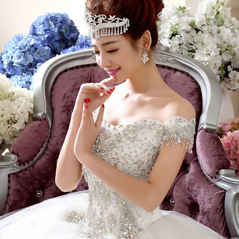 2018 Vestido De Novia Luxury White Princess Abito da sposa Sposa Pizzo Ricamo Crystal Sexy Slim Ball Gwon Custom Plus Size