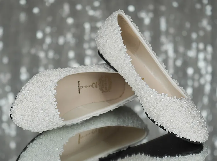اللؤلؤ الزفاف flattie الدانتيل الأبيض رخيصة في المخزون شحن مجاني أحذية السيدات السيدات الأحذية الرسمية حفلة موسيقية جاهزة لشحن 2015
