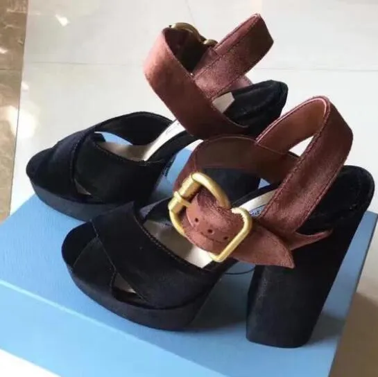 Criss Cross ColorBlocked Women Velvet Platform Sandaler Röd / Svart / Grön Blandad Färg Ankelband Party Sandals Skor Kvinna