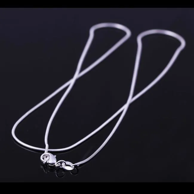 Stora kampanjer! 100 st 925 Sterling Silver Slät Snake Chain Halsband Hummer Spännen Kedja Smycken Storlek 1 mm 16 tum --- 24 tum