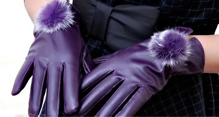 Moda Piękne Futro Ball Skórzane rękawiczki do rękawiczek zimowych Marka Luvas Kobiety Rękawiczki Rękawice Rękawice Motocyklowe Rękawiczki 5 kolorów