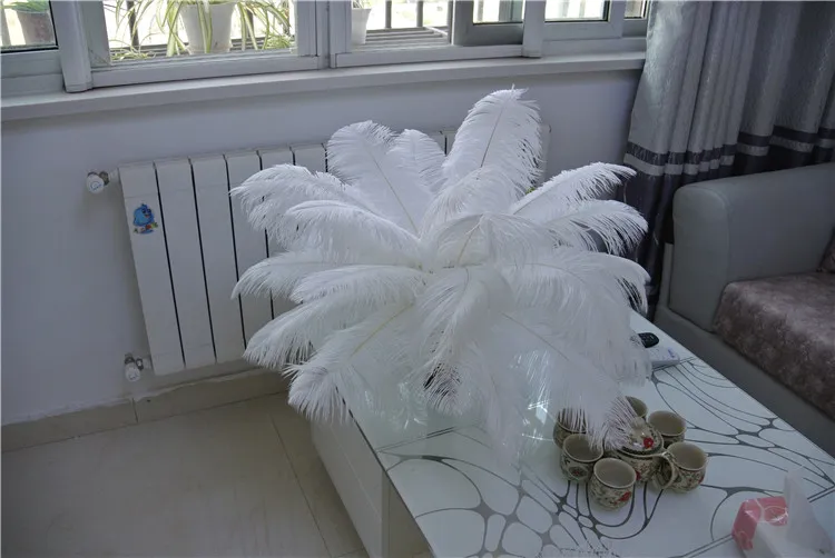 Gratis frakt Billiga White Ostrich Feather Plumes 14-16INCH 35-40cm Wedding Centerpieces Decor Feather Centerpiece Party Decor