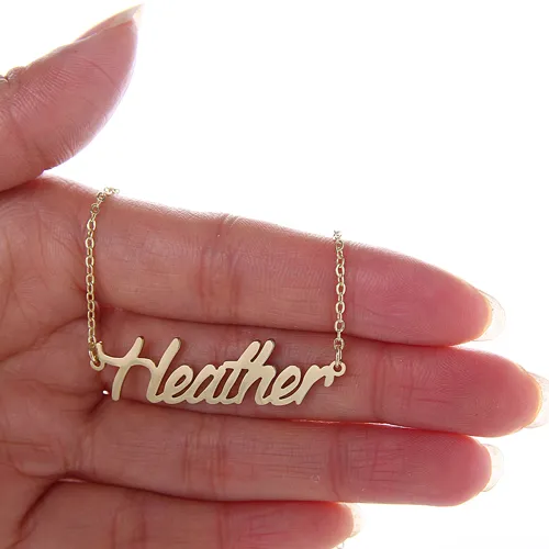 Collier avec nom personnalisé pour femmes, lettres dorées et argentées 