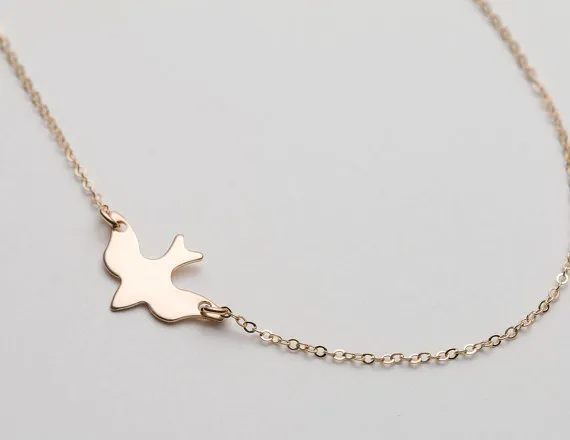 10st Gold Silver Tiny Soar Flying Bird Necklace Peace Dove Halsband Little Swallow Baby Bird Halsband Abstrakt halsband