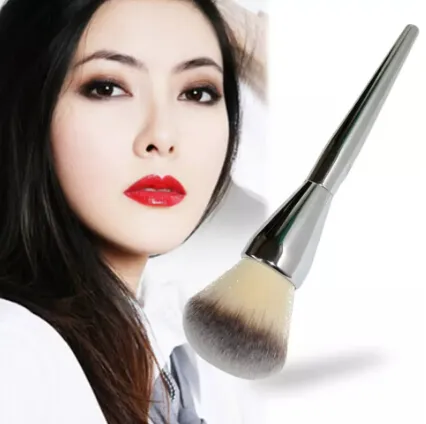 Nueva LLEGADA Moda Kabuki kit Pinceles de maquillaje profesional Ulta it all over 211 Flawless Blush Brush Color plata Envío de la gota