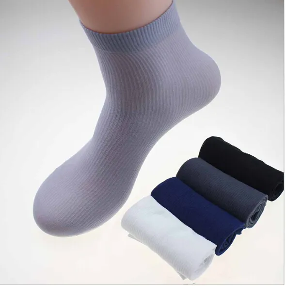 Großhandelssocke neue heiße Herrensocken Ultradünne männliche atmungsaktive Socken für den Sommer 20 Paare/Los ein Los gleicher Farbe, männliche Bambusfasersocken