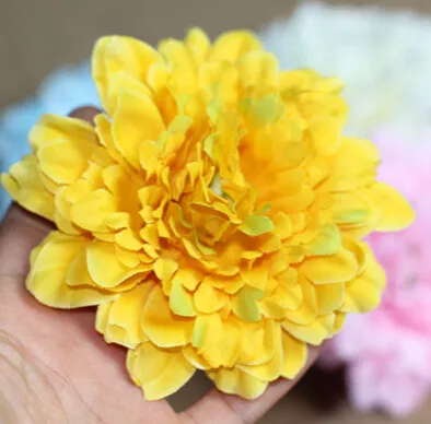 Pas cher 10 cm Fleurs artificielles Supplies de mariage décorations à la main à la main une fleur colorée Pétales 1997699