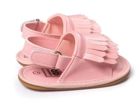 2016 Summer Guma Sole Miękka skórzana sandały dla niemowląt design miękki Baby Summer Prewalker Sofe Sole Oryginalna skórzana dziecko MOCCAS8480406