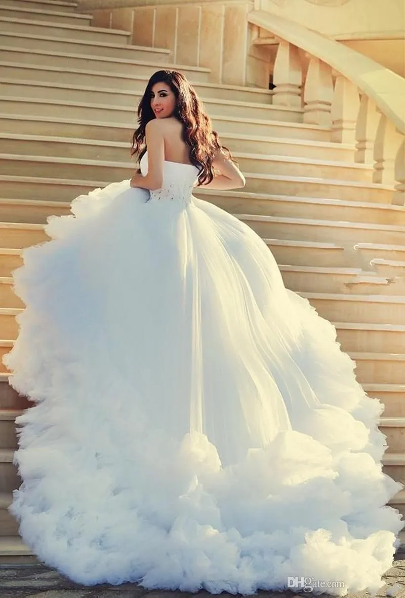 Robes de mariée de luxe une épaule train chapelle volants à plusieurs niveaux robes de mariée princesse perlées tulle blanc robe de mariée modeste