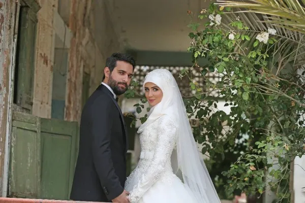 Modest Muslim Wedding Dress A Line Crew Neck Long Sleeves Bridal Gowns Beaded Lace Appliques Puffy Tulle Skirt Sash Bow Custom Made