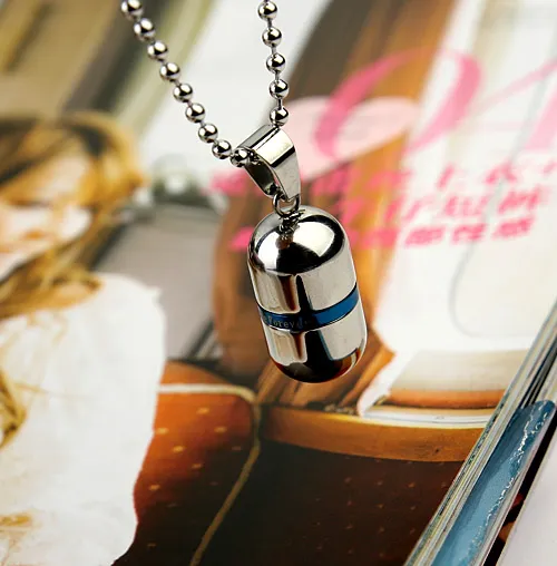 Collier Fantaisie Avec Gros Cylindres - Neuf Avec étiquettes - Style Géométrique Moderne