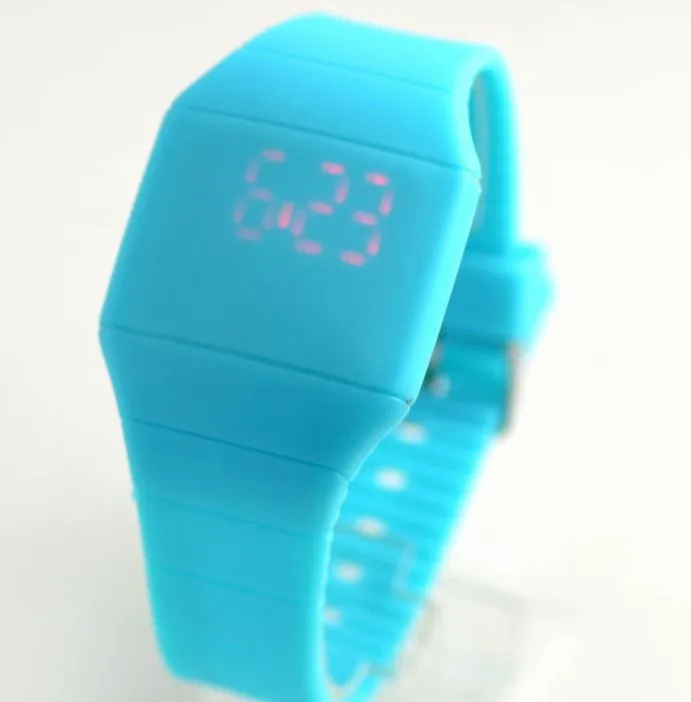 Il commercio all'ingrosso / mescola il tocco di ha condotto le vigilanze di sport di modo della gomma delle fasce del silicone dell'orologio LT009