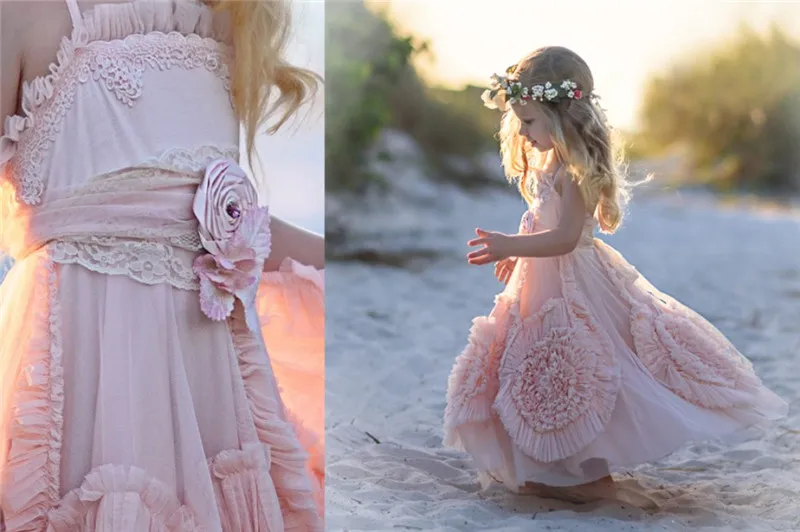 Billiga Rosa Flower Girls 'Dresses for Wedding 2019 Lace Applique Ruffles Kids Formell Wear Ärmlös Long Beach Girl's Pageant Gowns