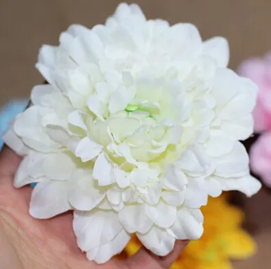 Pas cher 10 cm Fleurs artificielles Supplies de mariage décorations à la main des pétales colorés à la main à la main 1190121