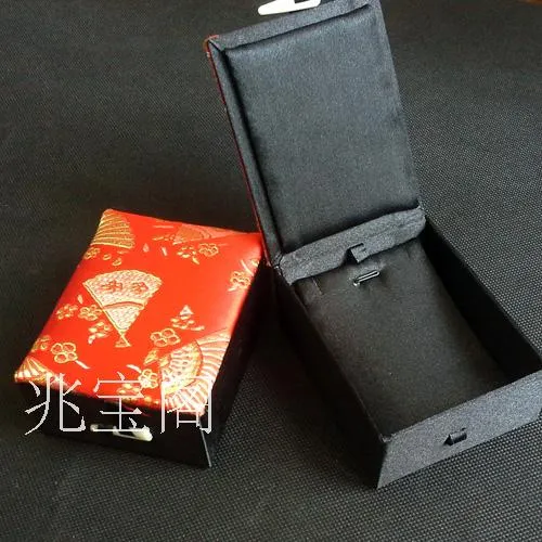 Ładne wisiorki naszyjnik prezent pudełka jedwab tkanina biżuteria przechowywania skrzynka 10 sztuk / partia Mix koloru wzór Darmowa wysyłka
