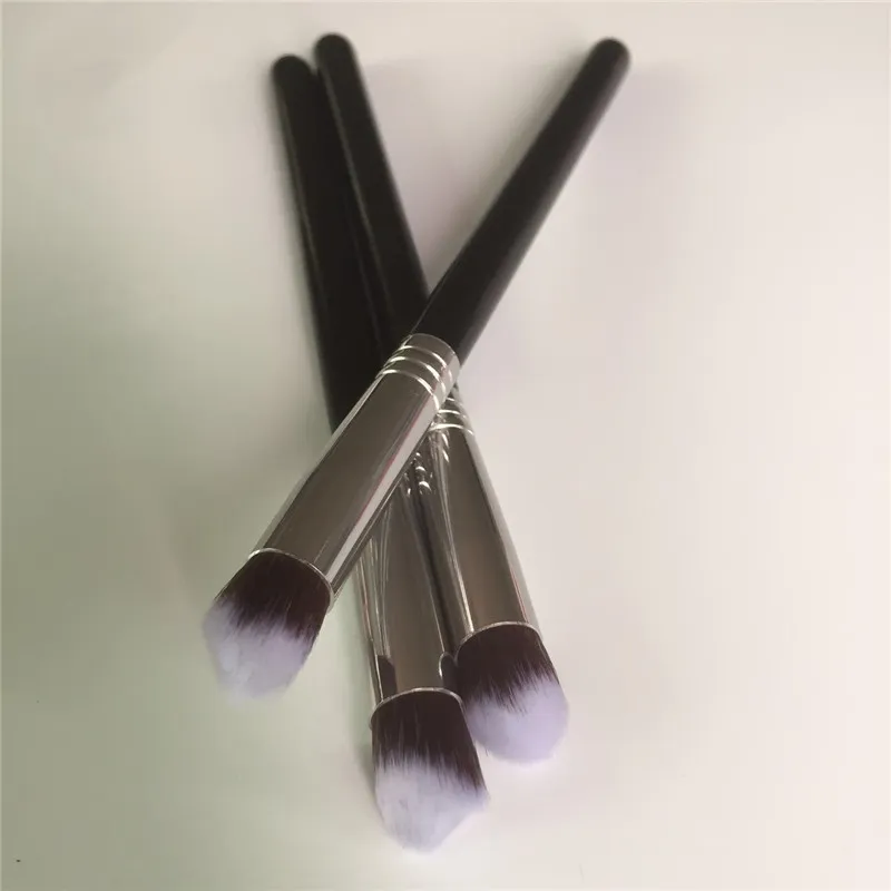 Pennelli trucco singoli Testa 3D Fondotinta Blush Cipria Piccolo Grande Due dimensioni Manico in legno Pennello trucco cosmetico