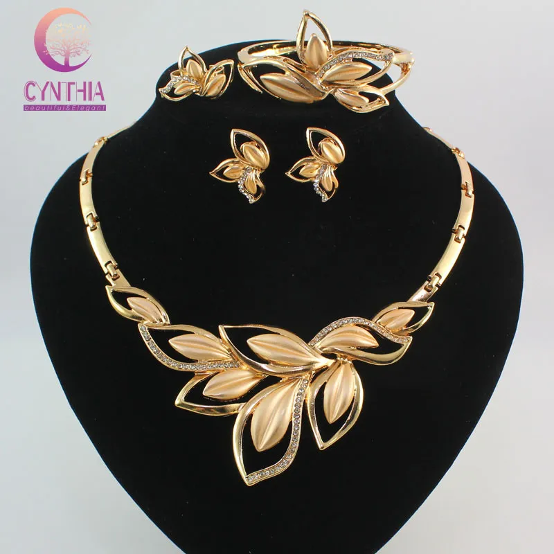 Femmes Incroyable Charme 18K Plaqué Or Cristal Africain Costume Bijoux Ensembles Nigérian Dubaï Mariage Feuilles Ensemble de Bijoux