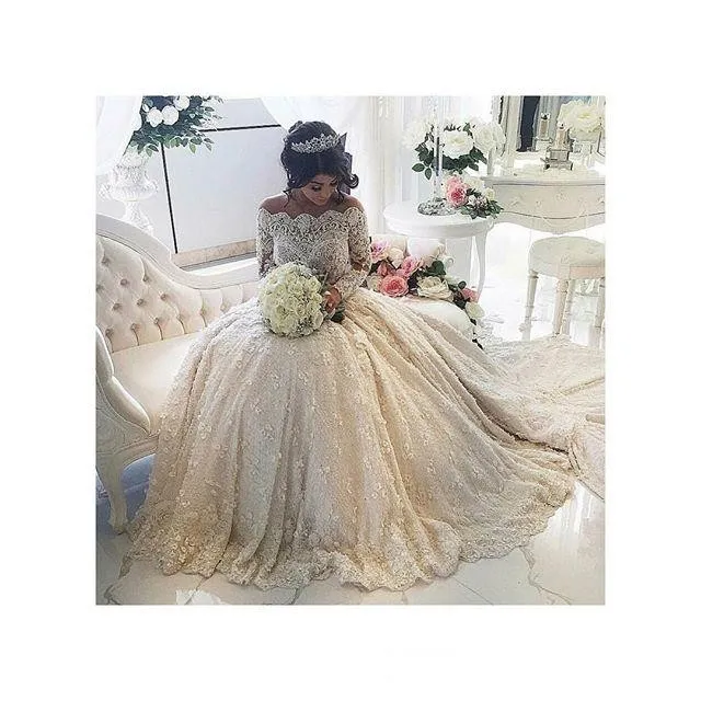 Ball Gown 2015 Lace Wedding Dresses Ruffles Beaded Appliques Beading Long Sleeves Wedding Dress Puffy Handmade Luxury Vintage Bridal Gowns