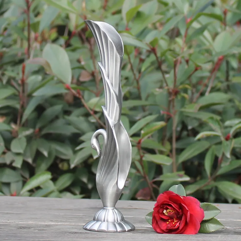2016 neue ankunft zinn überzogene metall schwan vase handwerk für heimtextilien vase tischvase
