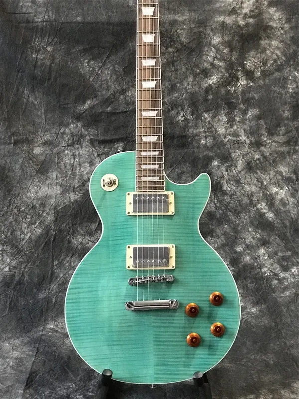 Nouvelle arrivée vente chaude guitare électrique standard avec dessus en érable Lake Blue Flame, dos brun acajou, toutes les couleurs sont disponibles