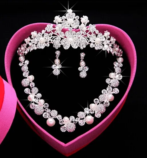 Hot Luxury New Tre-Piece Bridal Tillbehör Kristall Pearl Tiaras Hårtillbehör Ny Stil Bröllop Smycken Sets