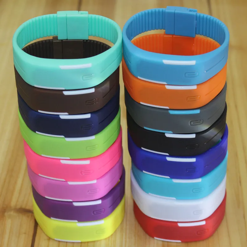 Partihandel-/ mix 14Colours Sports LED Digital Display Pekskärm Klockor Gummi Belt Silikon Armband Armbandsur LT011