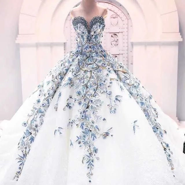 Amazing Arabic Ball Gown Wedding Dresses Blue Floral White Appliques Crystal Beaded With Huge Petticoat Bridal Dress Personalized Strapless