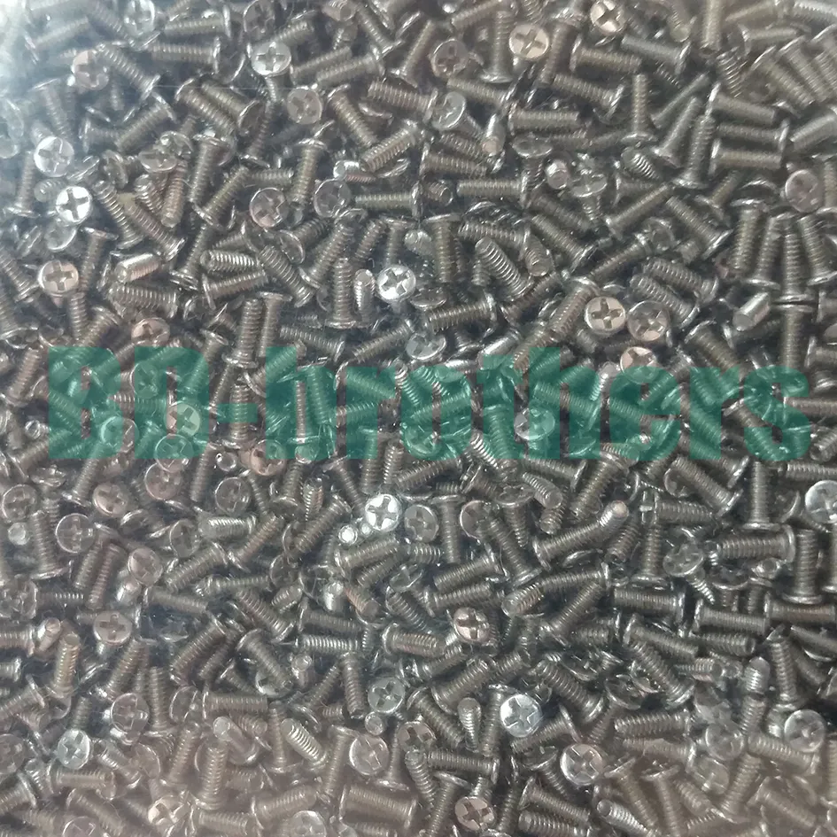 1,4 x 3,5 mm / 1,4 x 4,0 mm phillips skruv för Samsung S4 S3 S2 Note2 Note1 I9500 I9300 I9100 N7100 etc. Mobiltelefonskruvar / parti