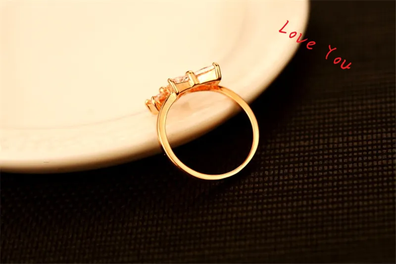 여성을위한 한국어 브랜드 디자이너 큐빅 지르코니아 Bowknot 반지 패션 골드 도금 매력의 반지