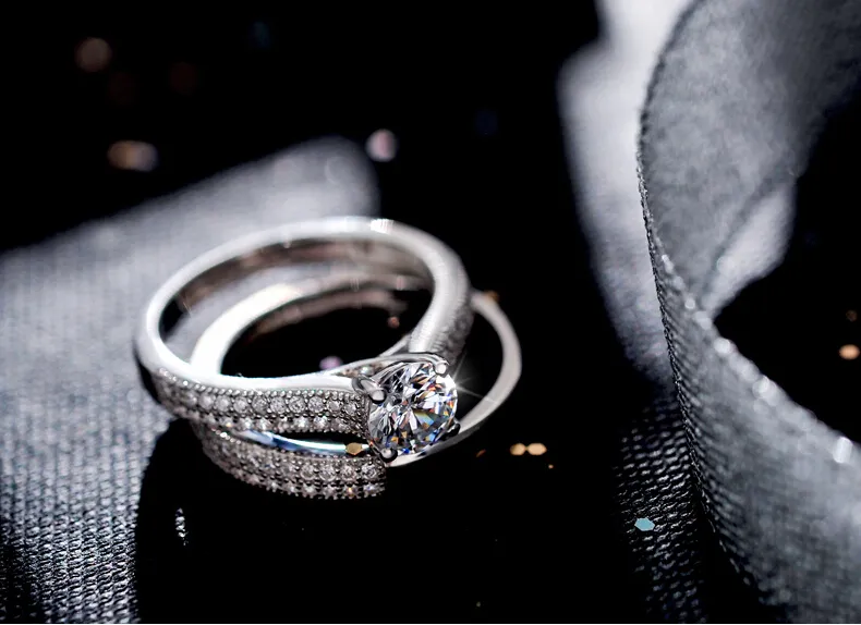 女性1CT CZダイヤモンドリング925スターリングシルバー女性の婚約指輪のためのヴェハロン2016ファッションリングの結婚式のバンドリングセット