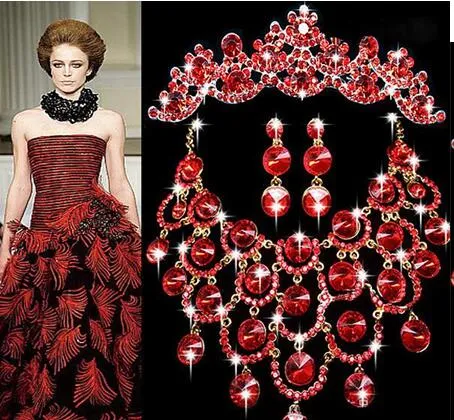 Bröllop Bridmaid Smycken Set Party Red Rhinestone Crystal Halsband Örhängen Ställ guldpläterad Mode Smycken Försäljning