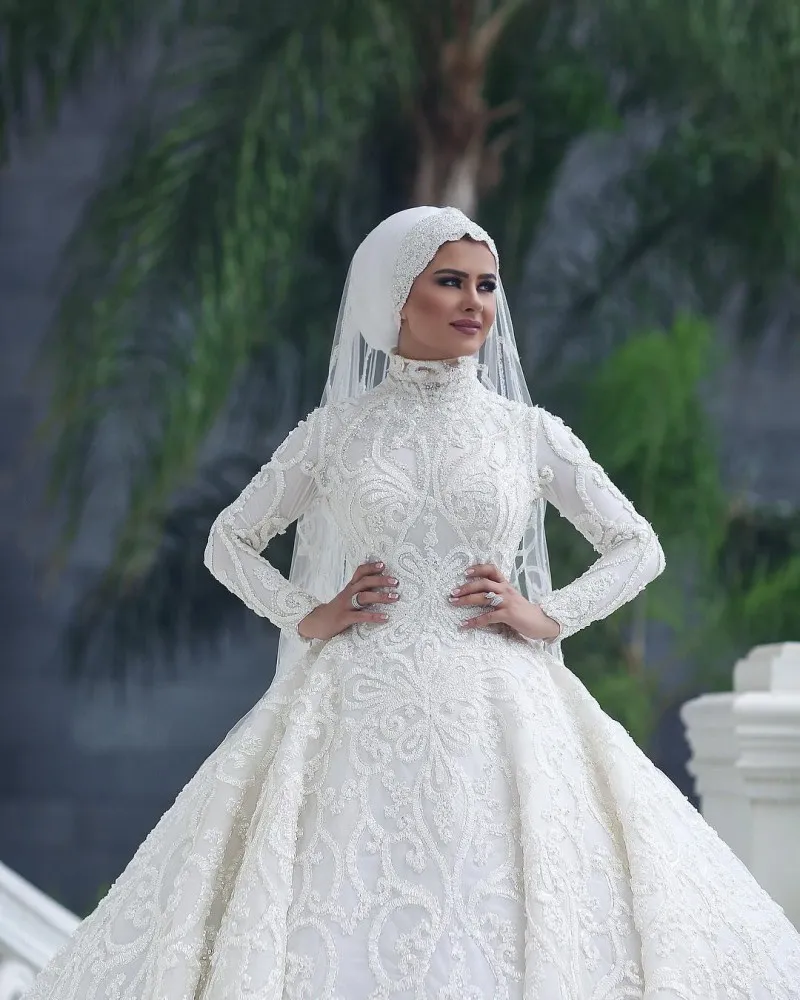 Abiti da sposa di lusso con abito da ballo in pizzo pieno Abiti da sposa musulmani con maniche lunghe e collo alto taglie forti con strascico