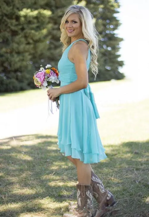 Korta Chiffon County Bridesmaid Dresses Halter Ruffles Beach Wedding Guest Dress Knee Length Royal Blue Party Prom Gown CPS575