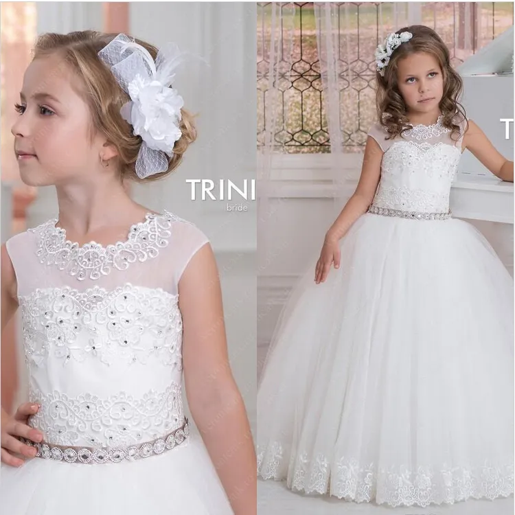 2019 Cap Sleeves Crystals Lace Tulle Flower Girl Dresses Vintage Child Pageant Dresses Beautiful Flower Girl Wedding Dresses