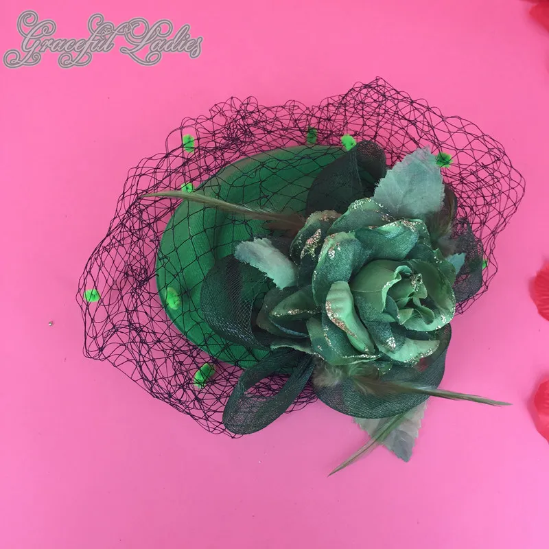 Fiori verdi cappelli da sposa con veli a rete Piuma fiore fiocco cappelli fascinator cappello da sposa velo velo da sposa gabbia uccelli in vendita nel Regno Unito