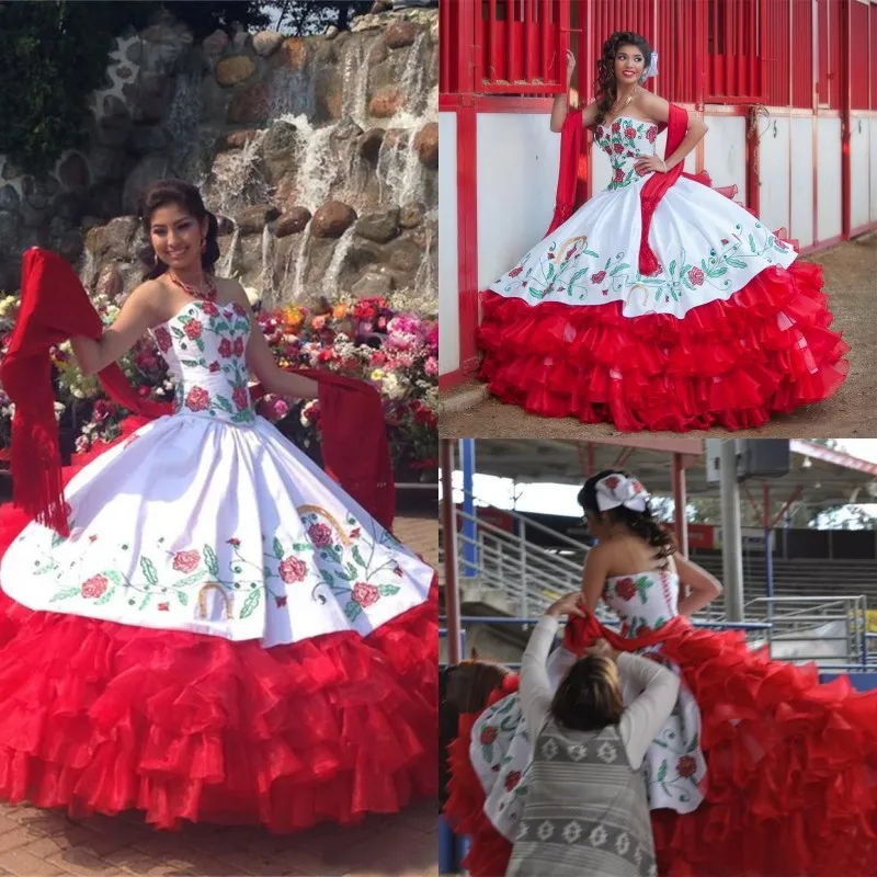 빈티지 2019 흰색과 빨간색 Organza 계단식 러프 공 가운 Quinceanera 드레스 저렴 한 연인 자수 계층화 된 달콤한 16 드레스 EN7119