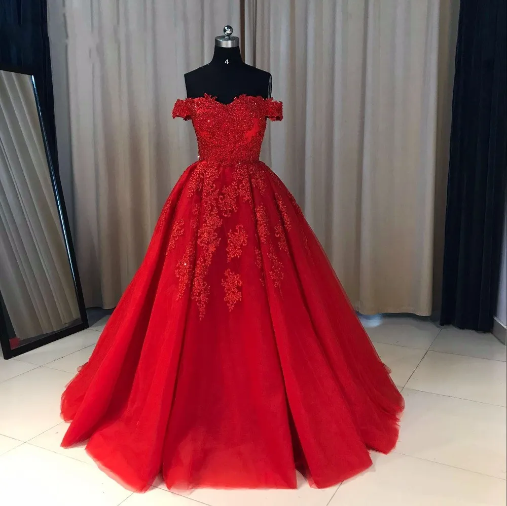 2022 Vintage Off the épaule rouge turasse de bal robe de bal bon marché Robe de bal dentelle en tulle