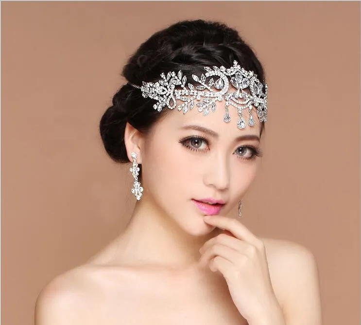 Pas cher Bling Argent Accessoires De Mariage Diadèmes De Mariée Hairgrips Cristal Strass Coiffes Bijoux Femmes Front Cheveux Couronnes Bandeaux